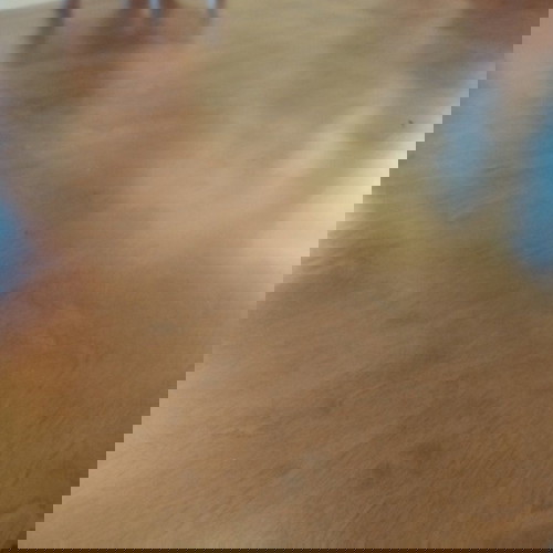 Τραπεζαρία μασίφ καρυδιάς σαν καινούργια με 6 καρέκλες