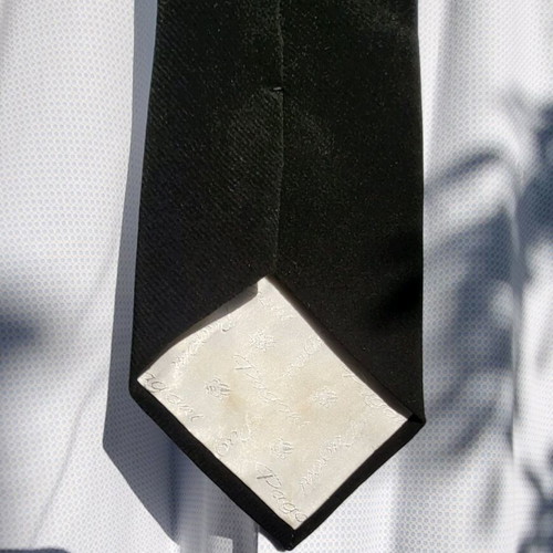 Pagoni black tie used in excellent condition