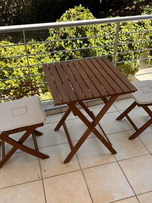 Wooden folding garden furniture set with table and 2 chairs