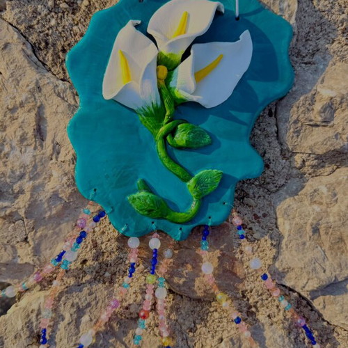 Clay wall decoration with 3D lilies and beads
