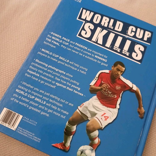 World Cup Skills book like new, football, English