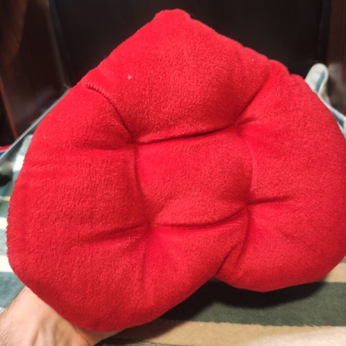 Plush teddy bears on heart used, good condition