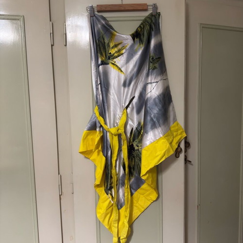 Tara vintage mini kimono dress made of silk satin like new