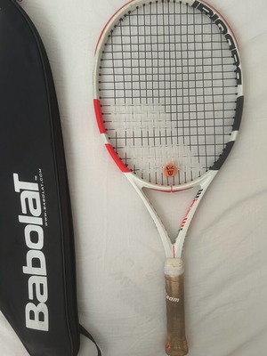 Babolat Pure Strike Super Lite ρακέτα τένις με θήκη, 240 g