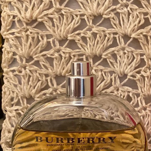 Burberry Classic Woman Eau de Parfum 100 ml used without cap