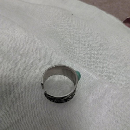 Vintage ring in silver color with green stone new