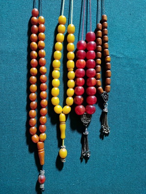 Worry beads new, 4 mastic pieces, 2 with silver