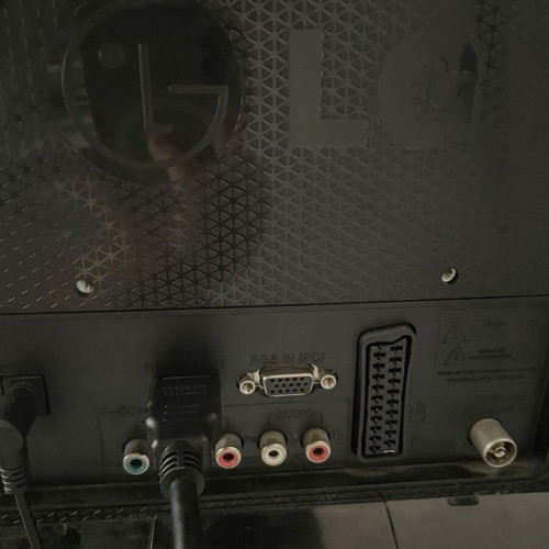 LG M2232D-PZ LED Monitor 21’ like new