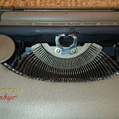 Corona Zephyr typewriter used, collectible vintage model