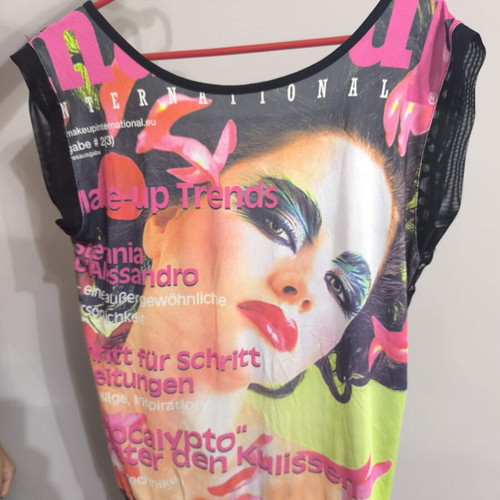 Blouse with sexy back