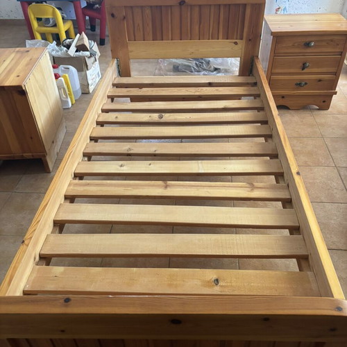 Single bed with nightstand and mattress like new, Swedish wood