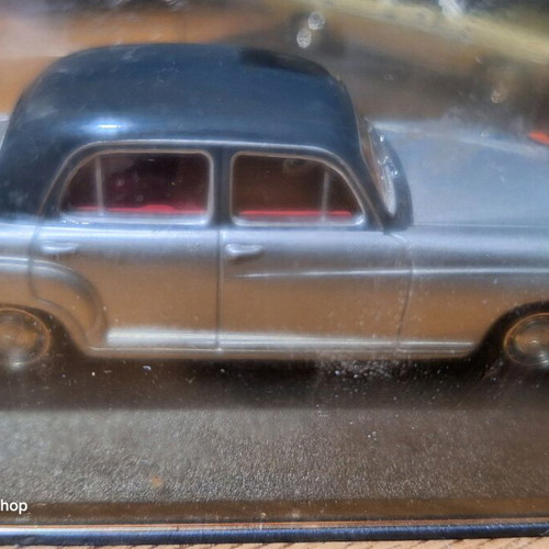Mercedes-Benz 220 S Minichamps 1/43 Limited Edition collectible model