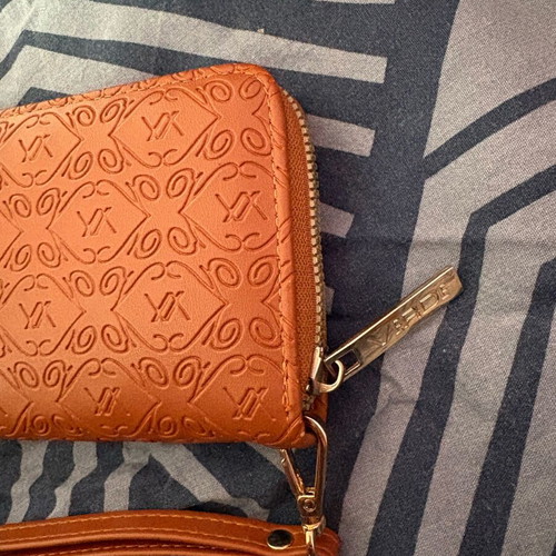 Verde brown wallet used with corner defect
