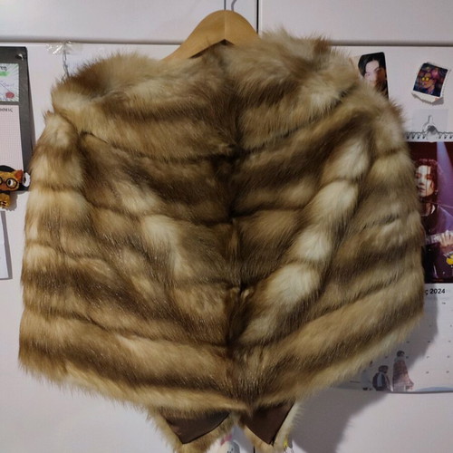 Fox shoulder fur like new, brown and beige shades