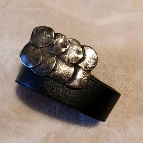 Women's black belt with metal buckle used