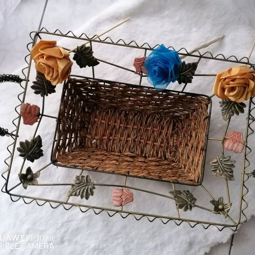 Decorative basket like new