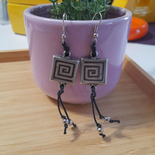 Dangling earrings like new, black and silver
