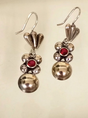 Silver 925 vintage earrings like new, dangle