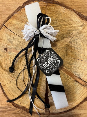 Handmade scented flat candle 29 x 3.5cm with wooden ACDC keychain