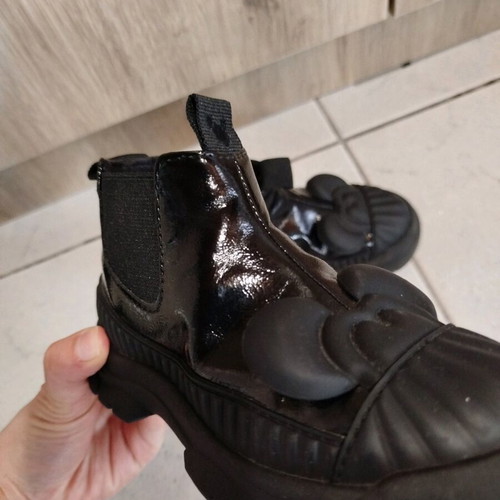 Zara kids boots size 26 like new, black Disney