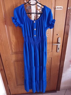 Blue airy dress with puff sleeves and wooden buttons, one size