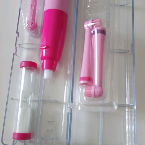 Electric toothbrushes set of 2 in good condition with 3 replacement heads