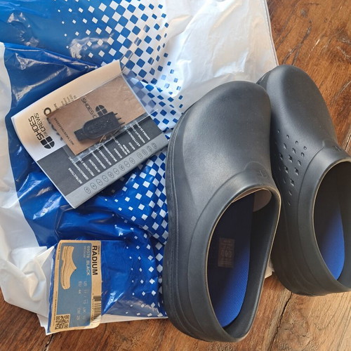 Sambo Shoes for Crews size 44 new, black