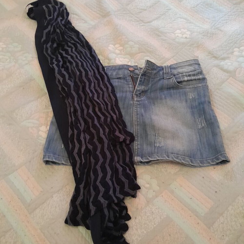 Skirt used, size L 40 12, gift jacket included