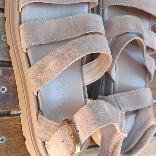 Leather sandals beige size 40 like new