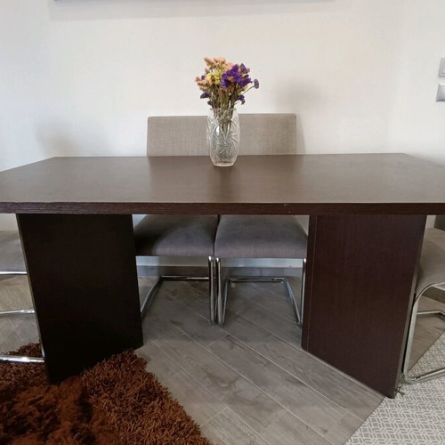 Living room/kitchen dining table like new, dark brown, MDF with veneer