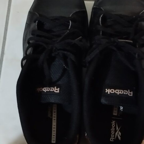 Reebok women's athletic shoes used, size 40, black and gold