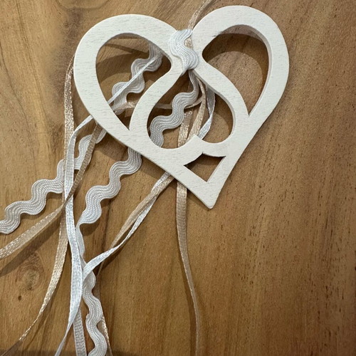 Wedding favors handmade with wooden heart and 5 almond dragees, pack of 35