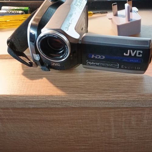 JVC camera like new with hard disk and accessories