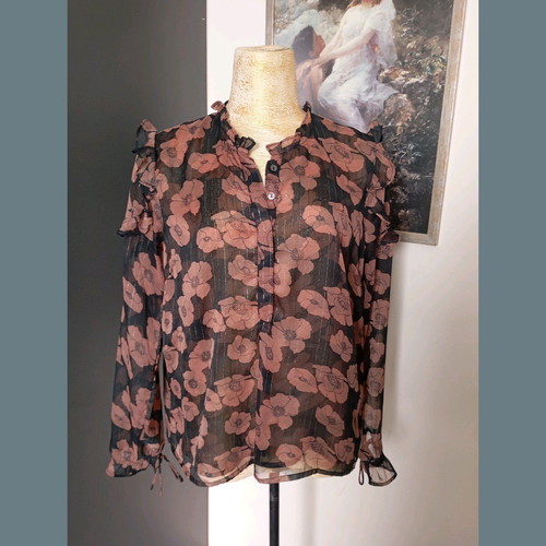 Neo Noir women's shirt size M like new