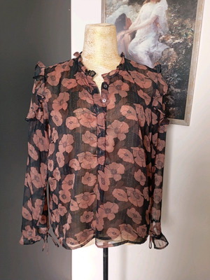 Neo Noir women's shirt size M like new
