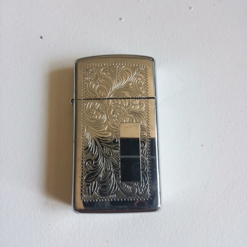 Zippo lighter used, functional, 3x5.5 cm