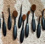 Makeup brushes new, set for whole face