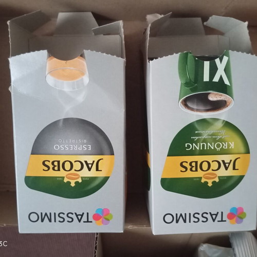 Tassimo Bosh coffee maker with 40 capsules