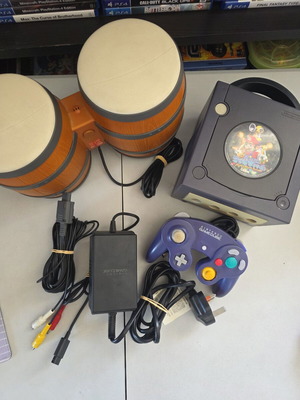 Κονσόλα Nintendo GameCube με παιχνίδι Donkey Konga και αξεσουάρ