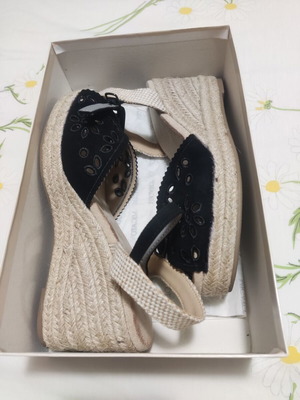 Espadrilles platform sandals size 39 like new, black and beige