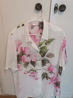 Sommerman shirt like new, size 48, white and pink