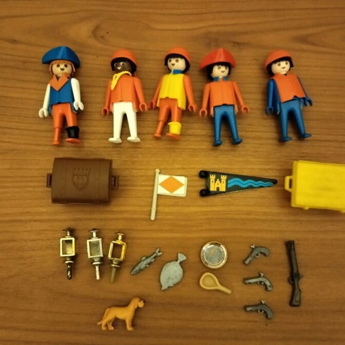 Playmobil Vintage 1974 5 collectible pirate figures like new