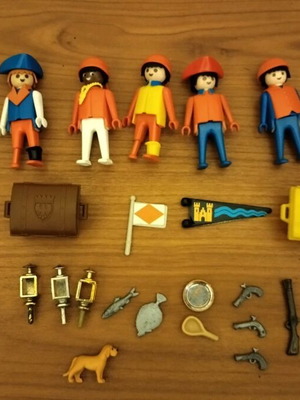 Playmobil Vintage 1974 5 collectible pirate figures like new