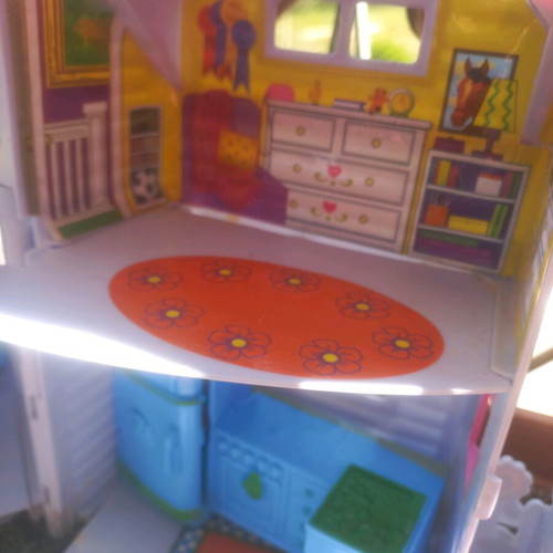 Kruzzel dollhouse suitcase like new, 6 rooms without figures