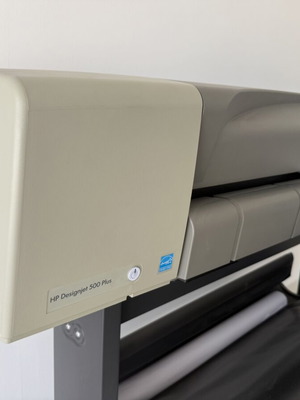 HP DesignJet 500 Plus 42” roll plotter printer
