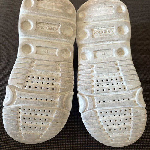 Geox sandals size 32 used with light-up feature, blue