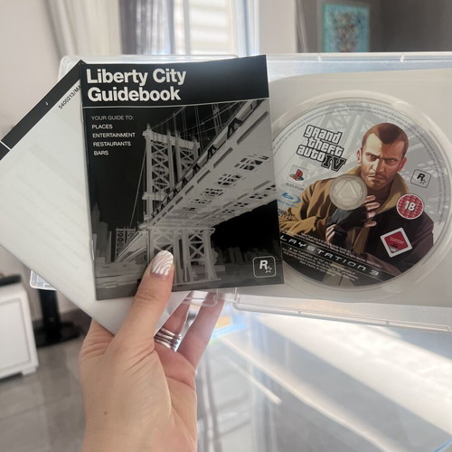 Grand Theft Auto IV PS3 game like new with Los Santos map