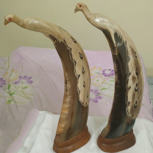 Handmade horn peacock decorations new, set of two pieces