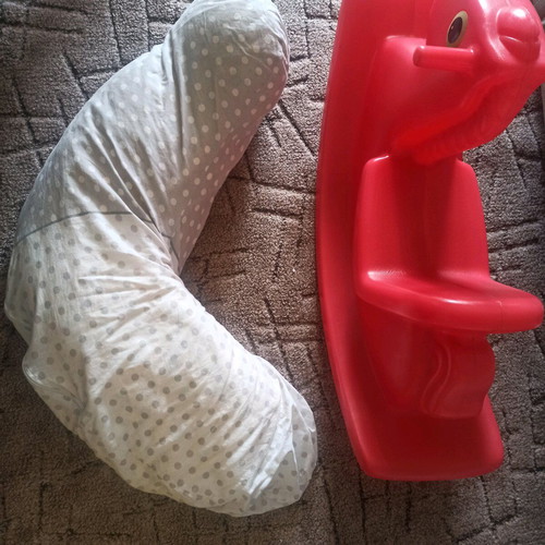 Nursing pillow like new with neutral cover gift