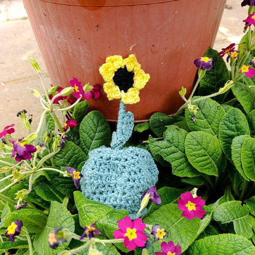 Knitted decorative handmade flowers new